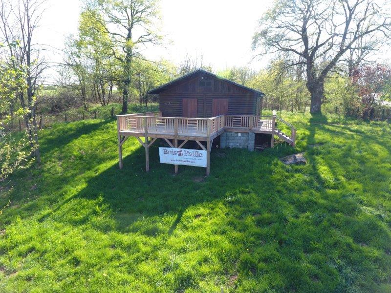 Terrasse bois sur pilotis à Coutières (79)
